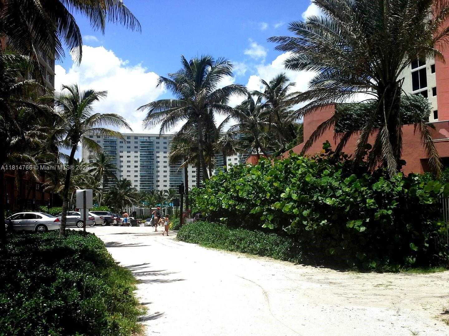 Small Image of 19370 COLLINS AVE #1120, Sunny Isles Beach Number 3