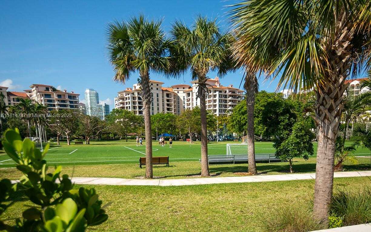 Small Image of Miami Beach Number 32