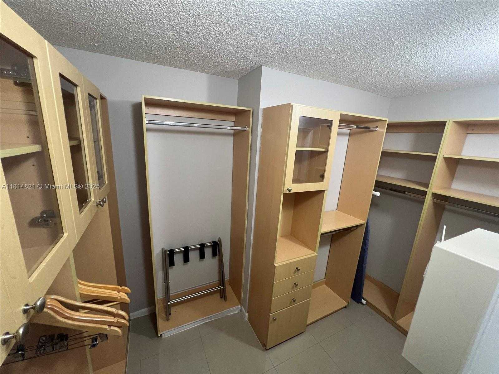 Small Image of 1717 NORTH BAYSHORE DR #A-1038, Miami Number 13