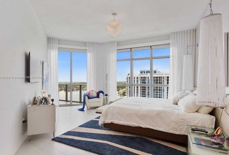 Small Image of 17301 BISCAYNE BLVD #LPH-3, North Miami Beach Number 11
