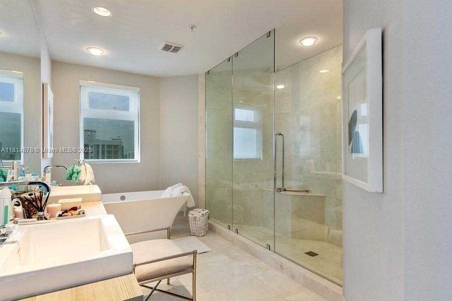 Small Image of 17301 BISCAYNE BLVD #LPH-3, North Miami Beach Number 13