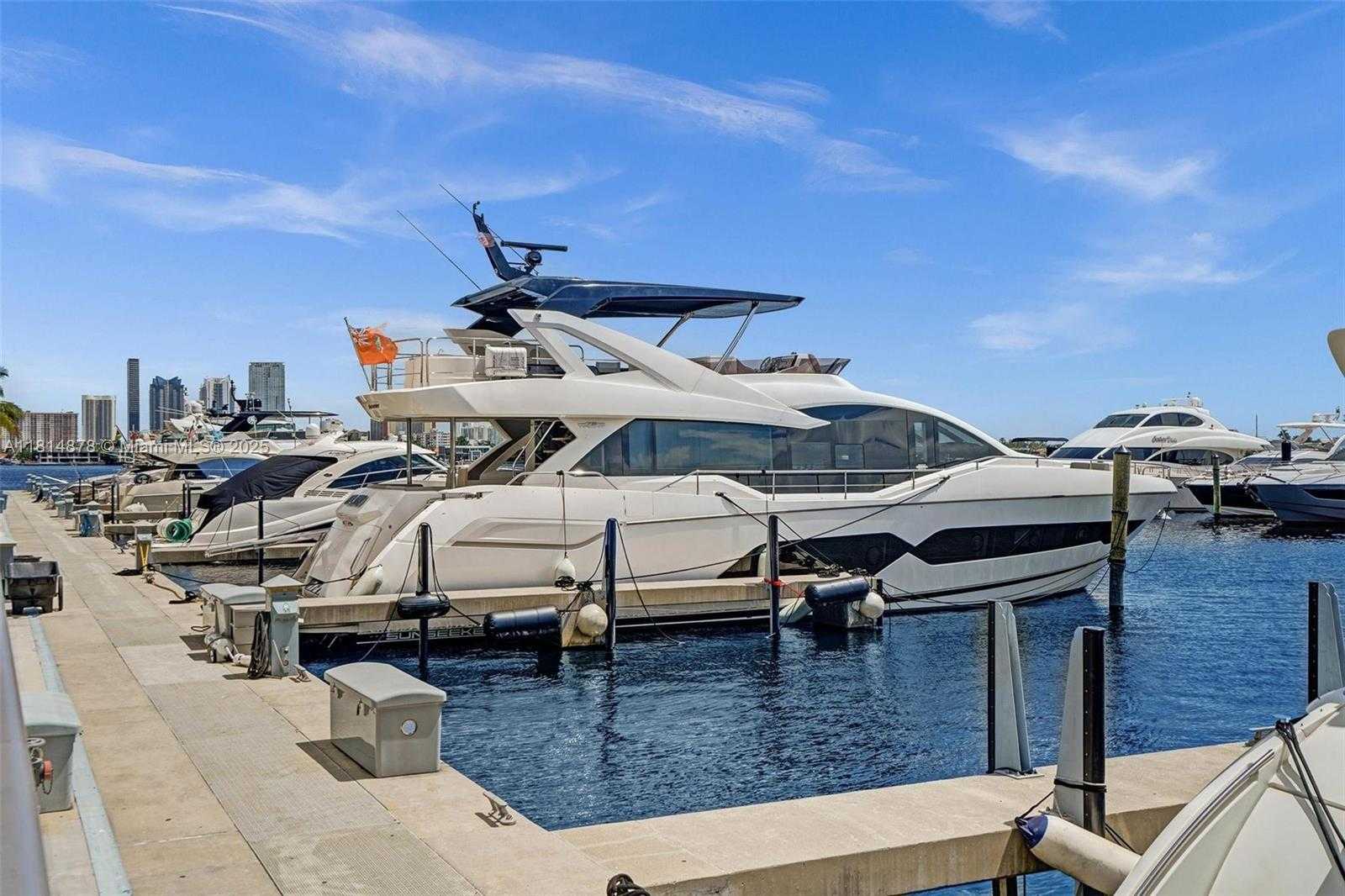 Small Image of 17301 BISCAYNE BLVD #LPH-3, North Miami Beach Number 29