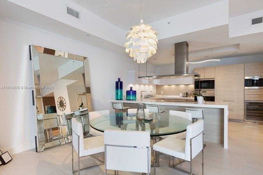 Small Image of 17301 BISCAYNE BLVD #LPH-3, North Miami Beach Number 8