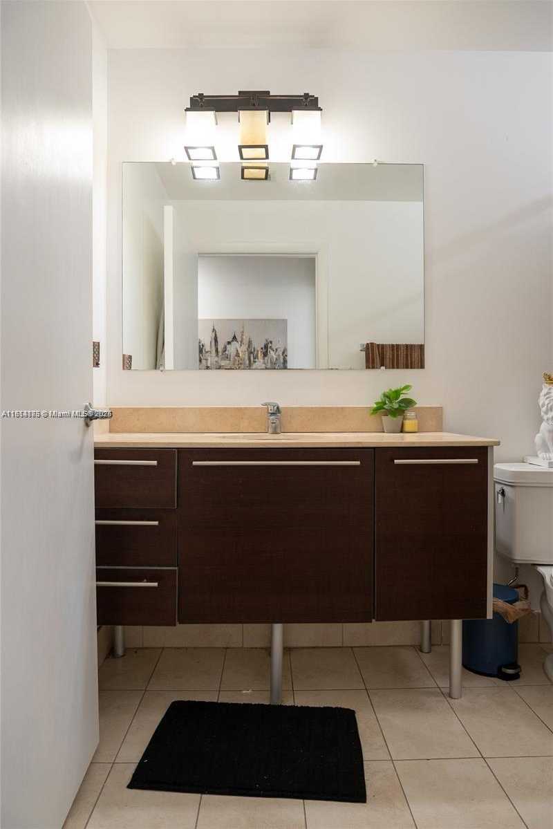 Small Image of 1900 NORTH BAYSHORE DR #3003, Miami Number 11