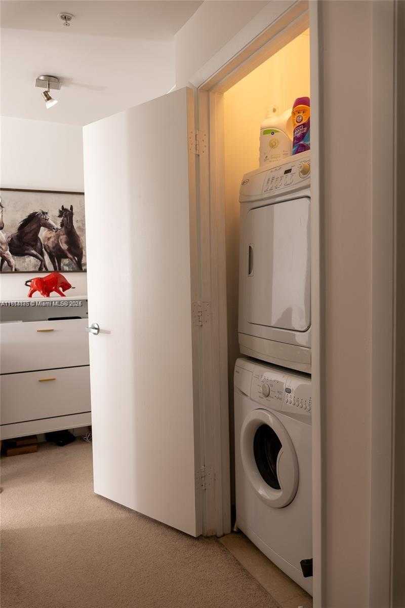 Small Image of 1900 NORTH BAYSHORE DR #3003, Miami Number 20