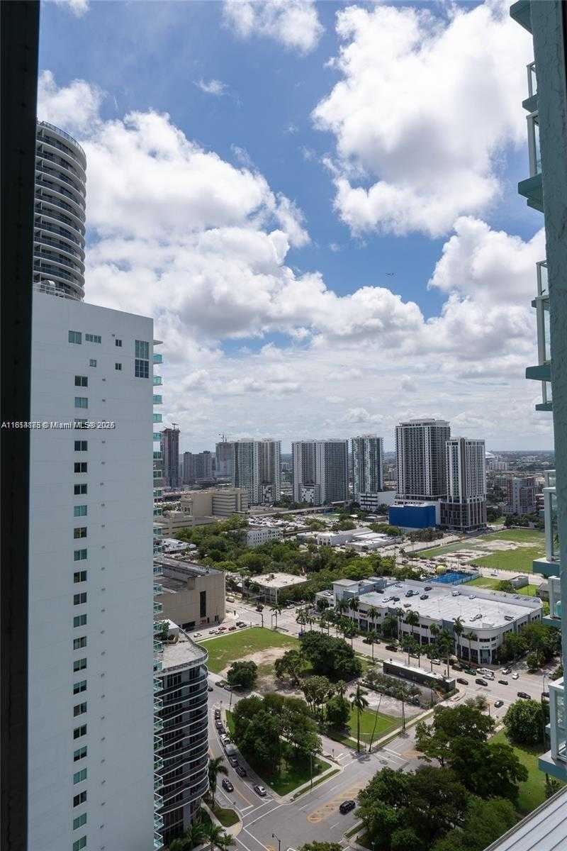 Small Image of 1900 NORTH BAYSHORE DR #3003, Miami Number 22