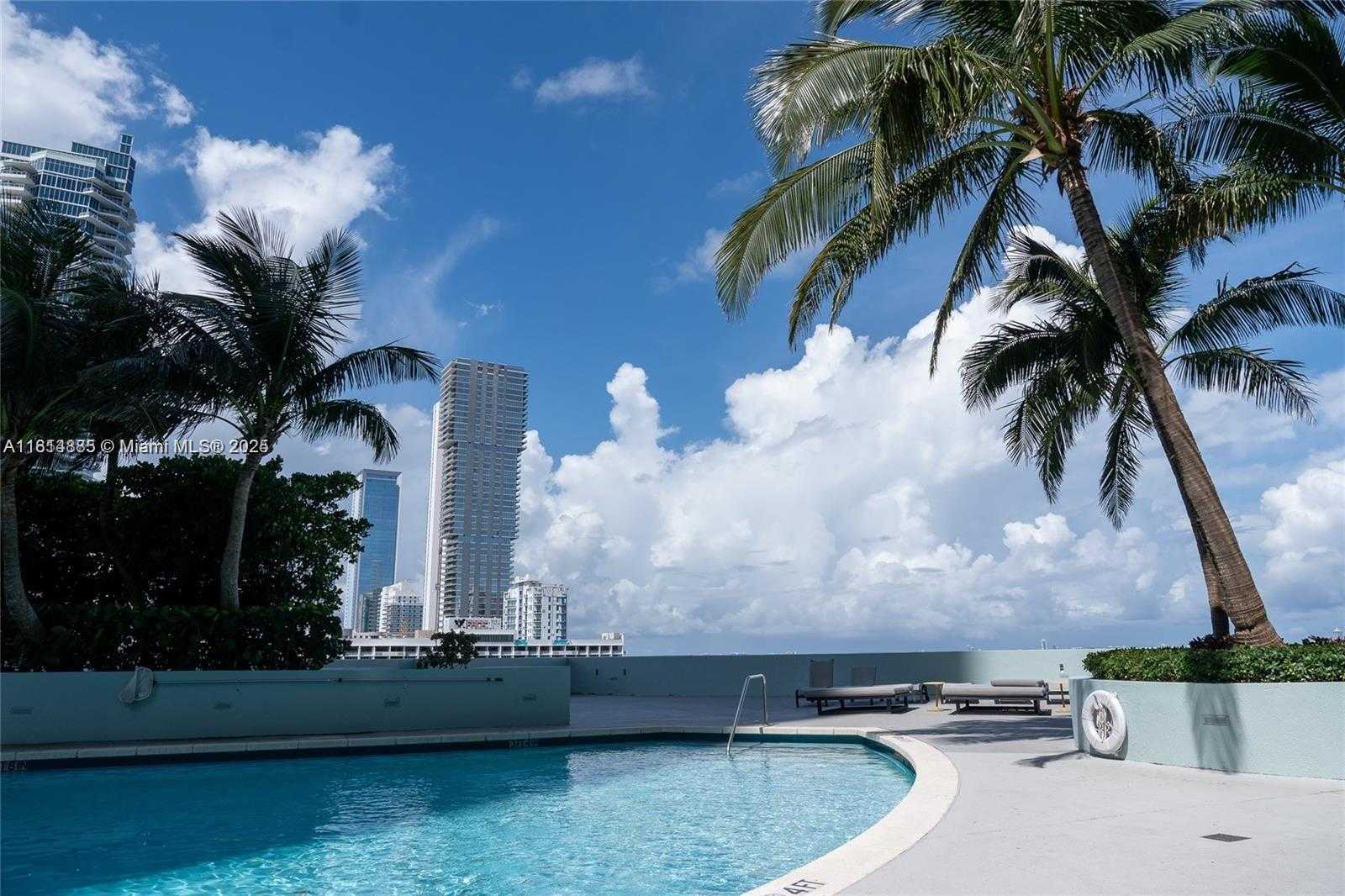 Small Image of 1900 NORTH BAYSHORE DR #3003, Miami Number 34