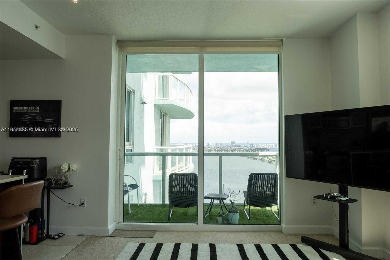 Small Image of 1900 NORTH BAYSHORE DR #3003, Miami Number 5