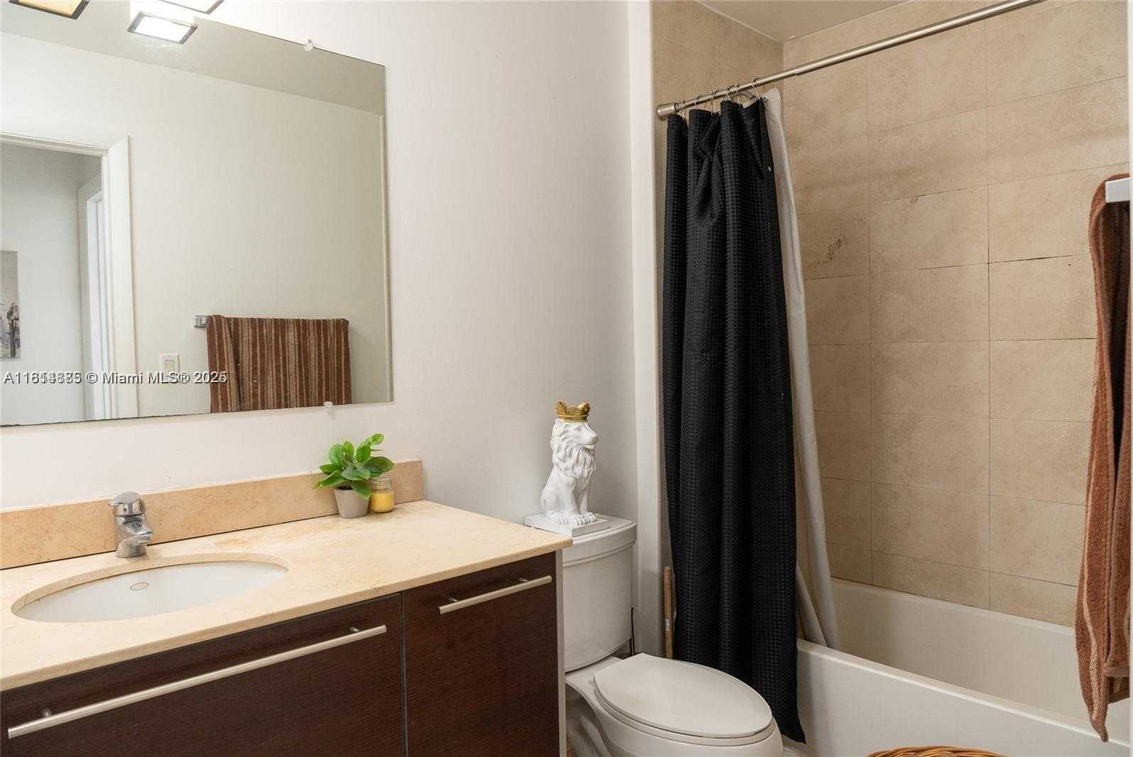 Small Image of 1900 NORTH BAYSHORE DR #3003, Miami Number 9