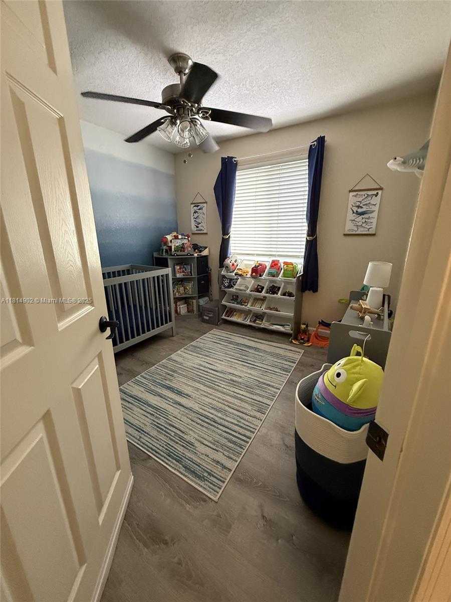 Small Image of 238 MAGNOLIA AVENUE, Davie Number 10