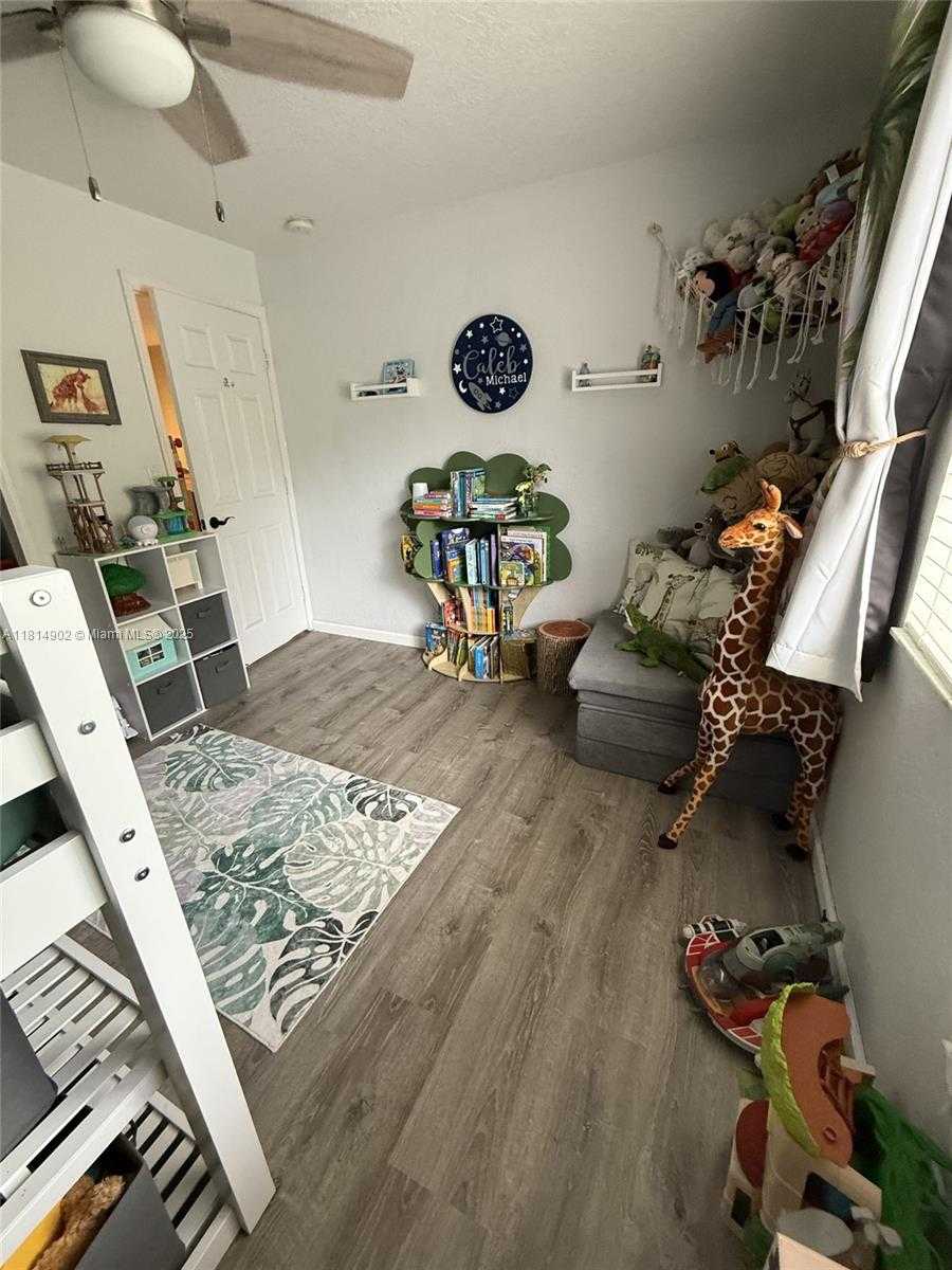 Small Image of 238 MAGNOLIA AVENUE, Davie Number 18