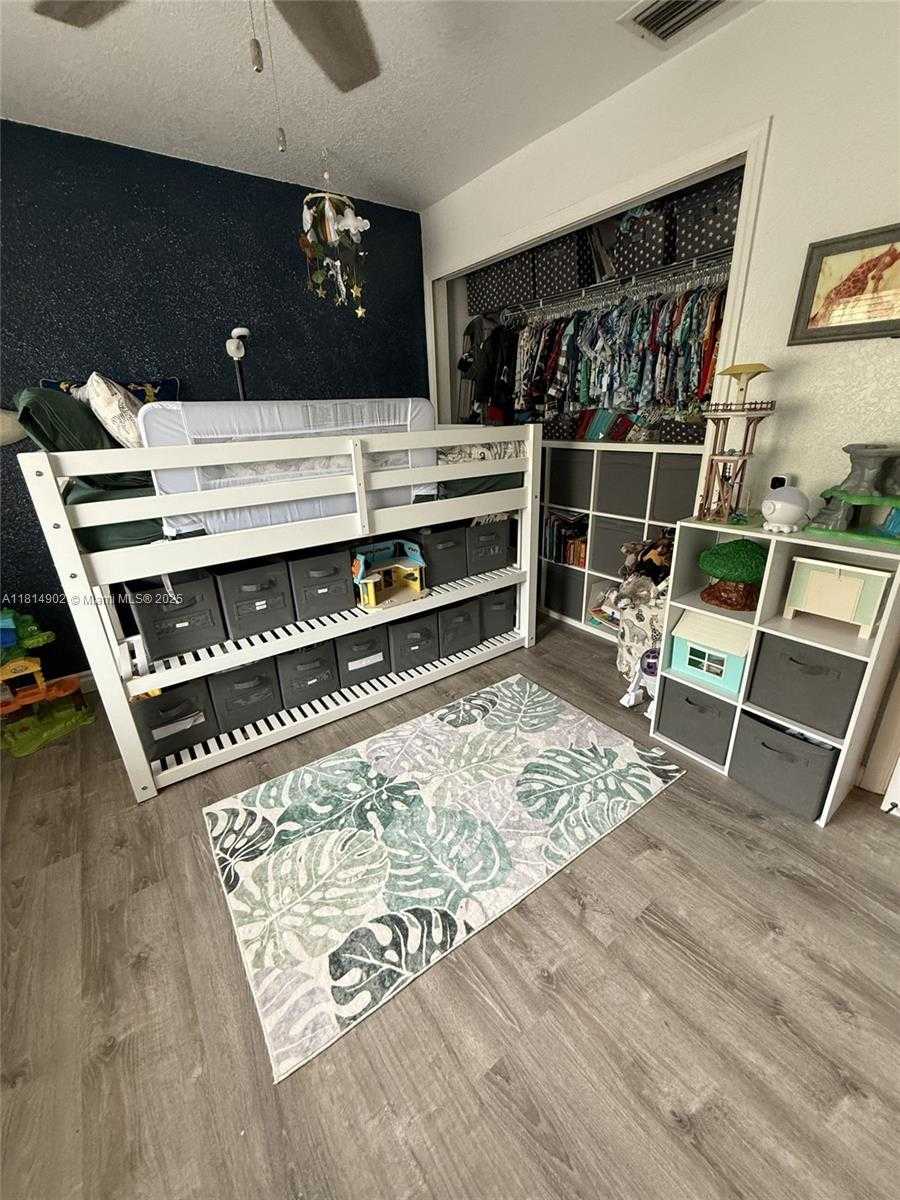 Small Image of 238 MAGNOLIA AVENUE, Davie Number 19