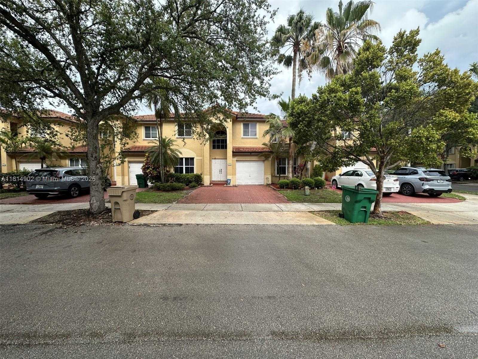 Small Image of 238 MAGNOLIA AVENUE, Davie Number 4