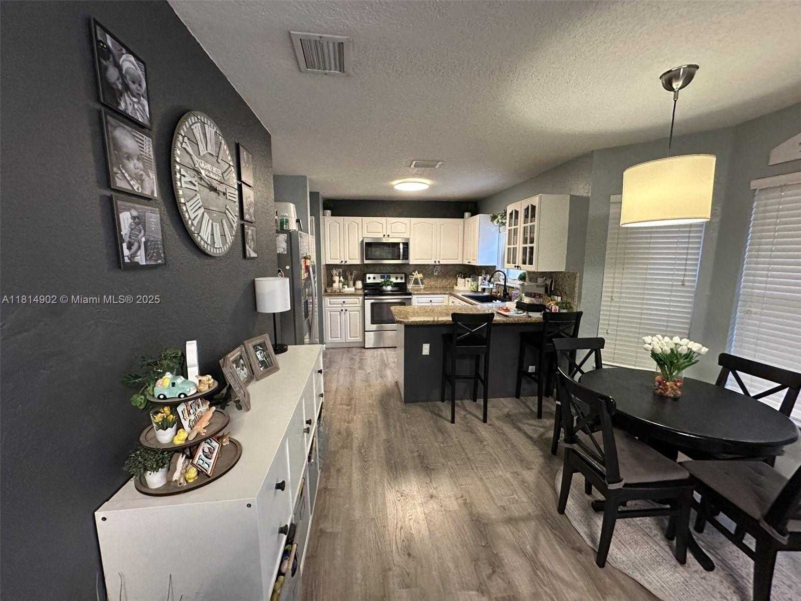 Small Image of 238 MAGNOLIA AVENUE, Davie Number 6