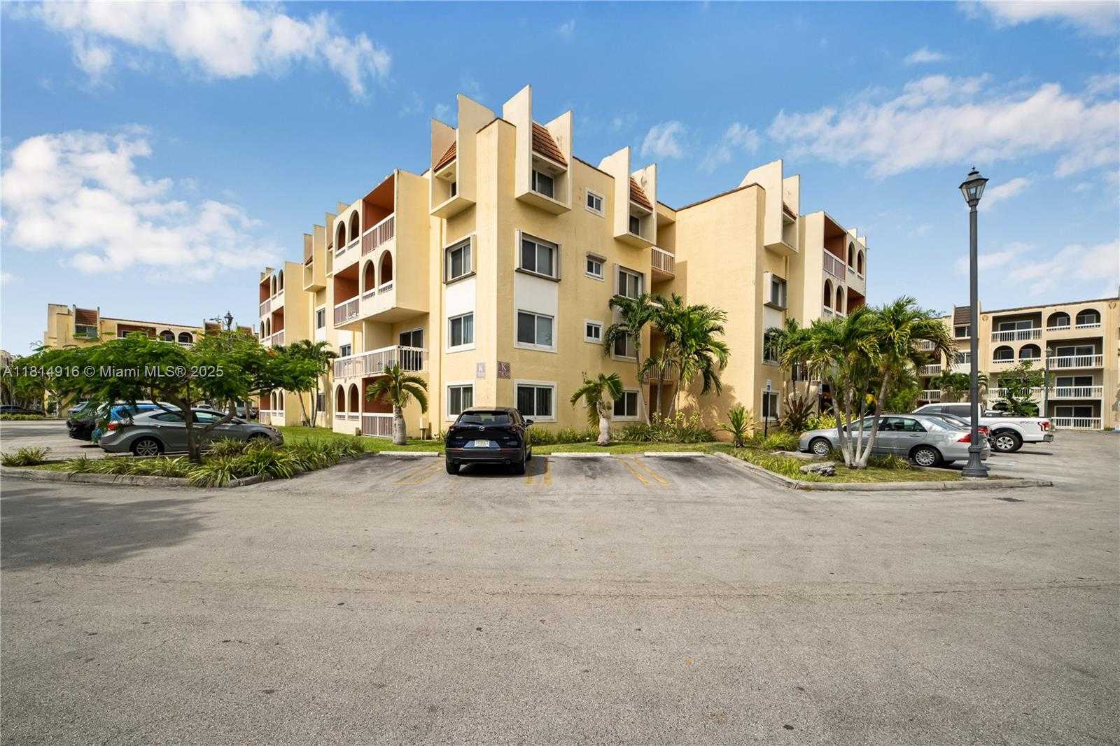 Small Image of 7830 CAMINO REAL #K-406, Miami Number 11