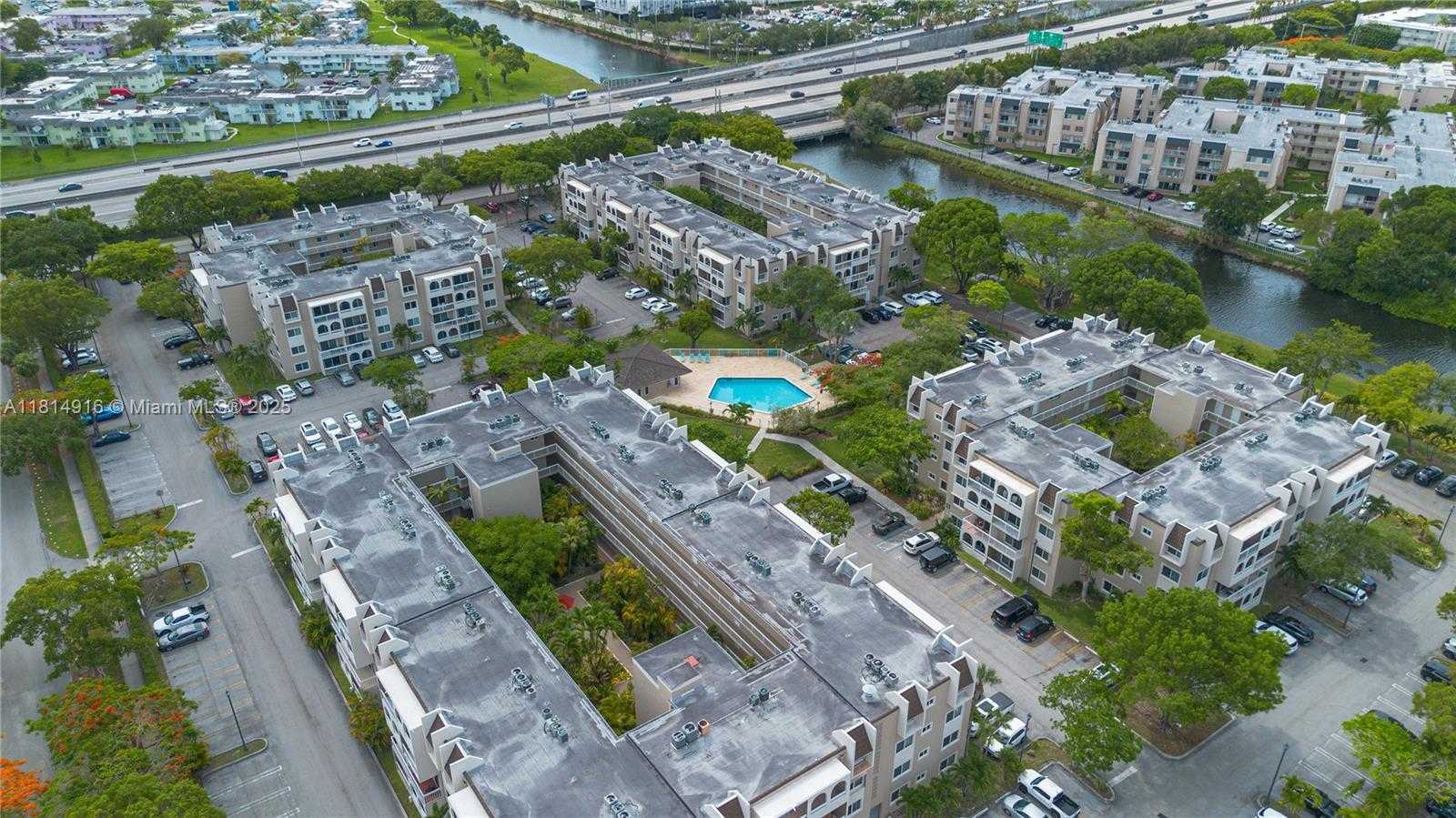 Small Image of 7830 CAMINO REAL #K-406, Miami Number 14