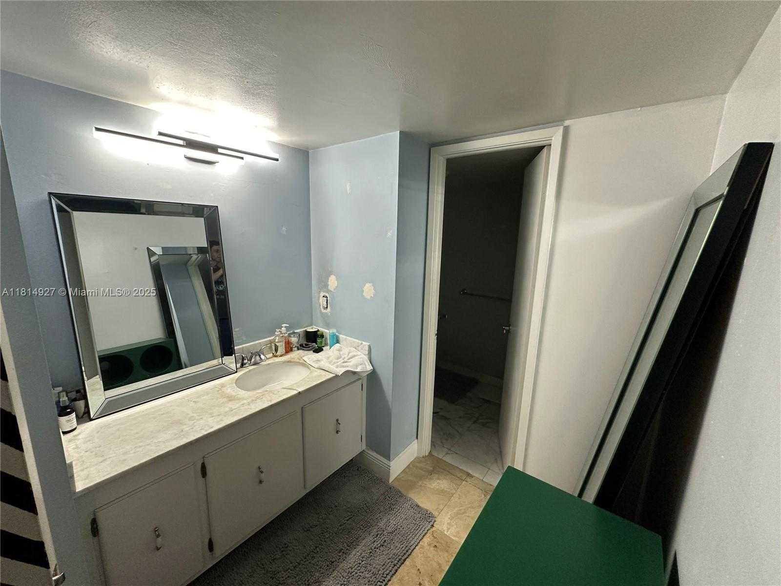 Small Image of 600 NORTH EAST 36TH ST #PH14, Miami Number 10