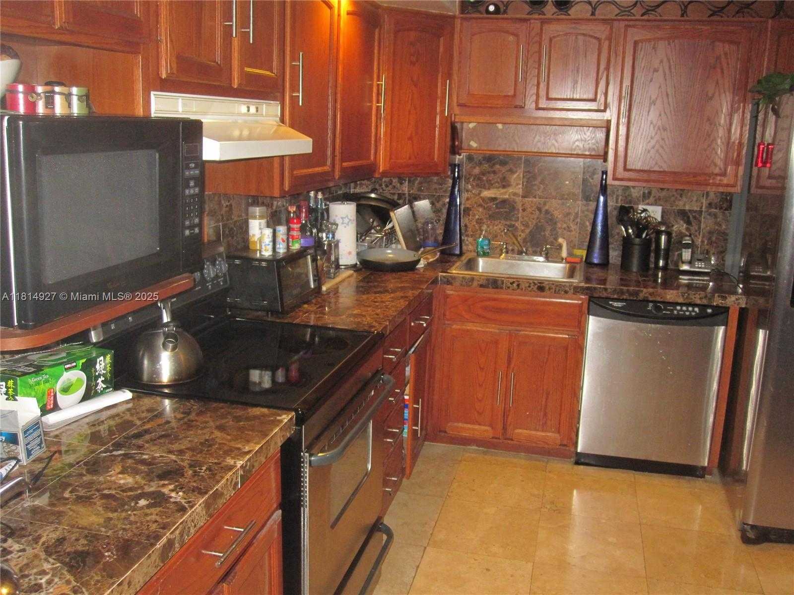 Small Image of 600 NORTH EAST 36TH ST #PH14, Miami Number 21