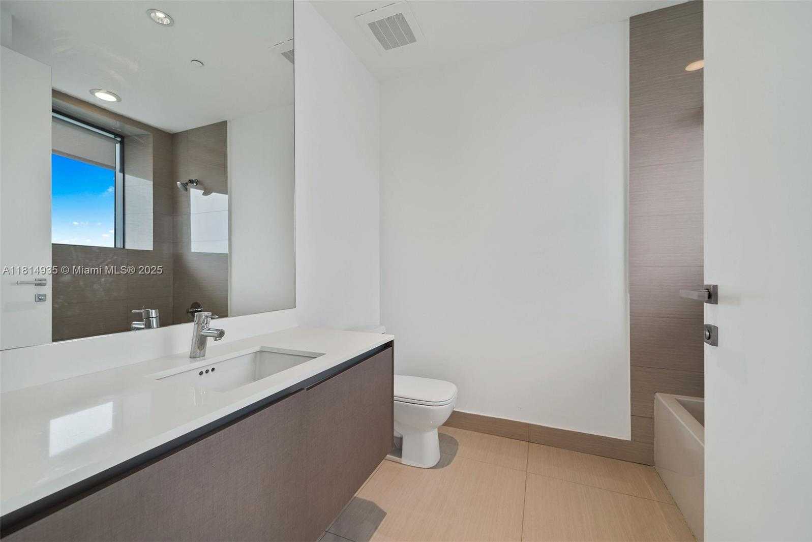 Small Image of 3250 NORTH EAST 188TH ST #LPH07, Aventura Number 28