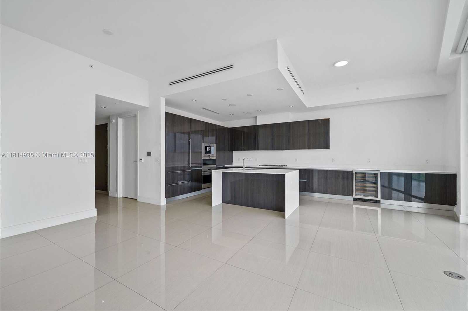 Small Image of 3250 NORTH EAST 188TH ST #LPH07, Aventura Number 3