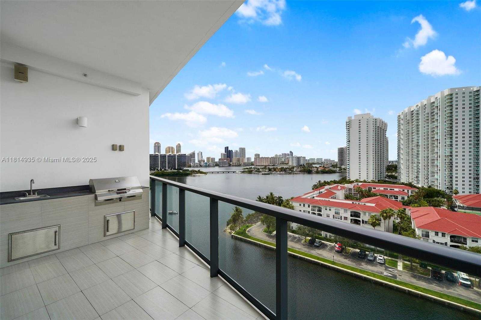 Small Image of 3250 NORTH EAST 188TH ST #LPH07, Aventura Number 32