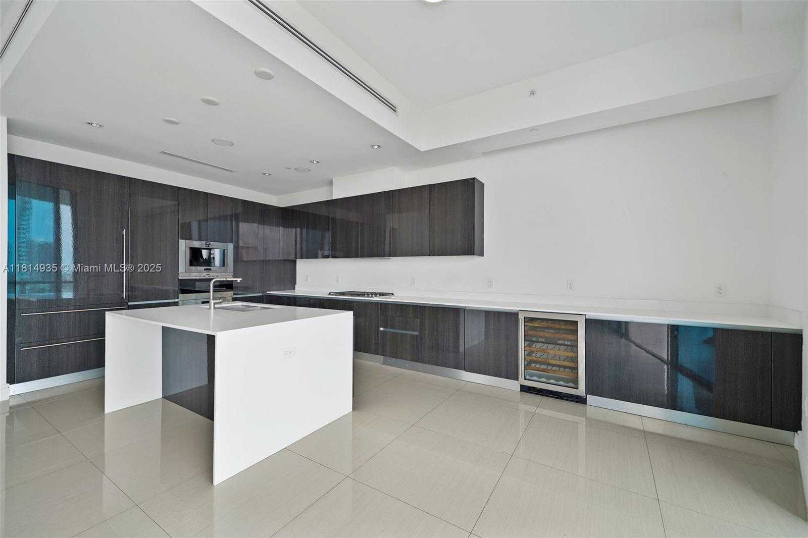 Small Image of 3250 NORTH EAST 188TH ST #LPH07, Aventura Number 5