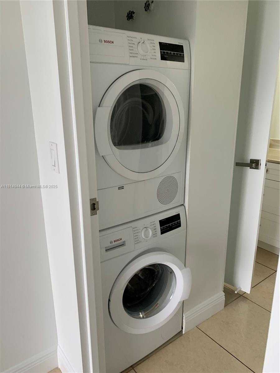 Small Image of 2333 BRICKELL AVE #615, Miami Number 5