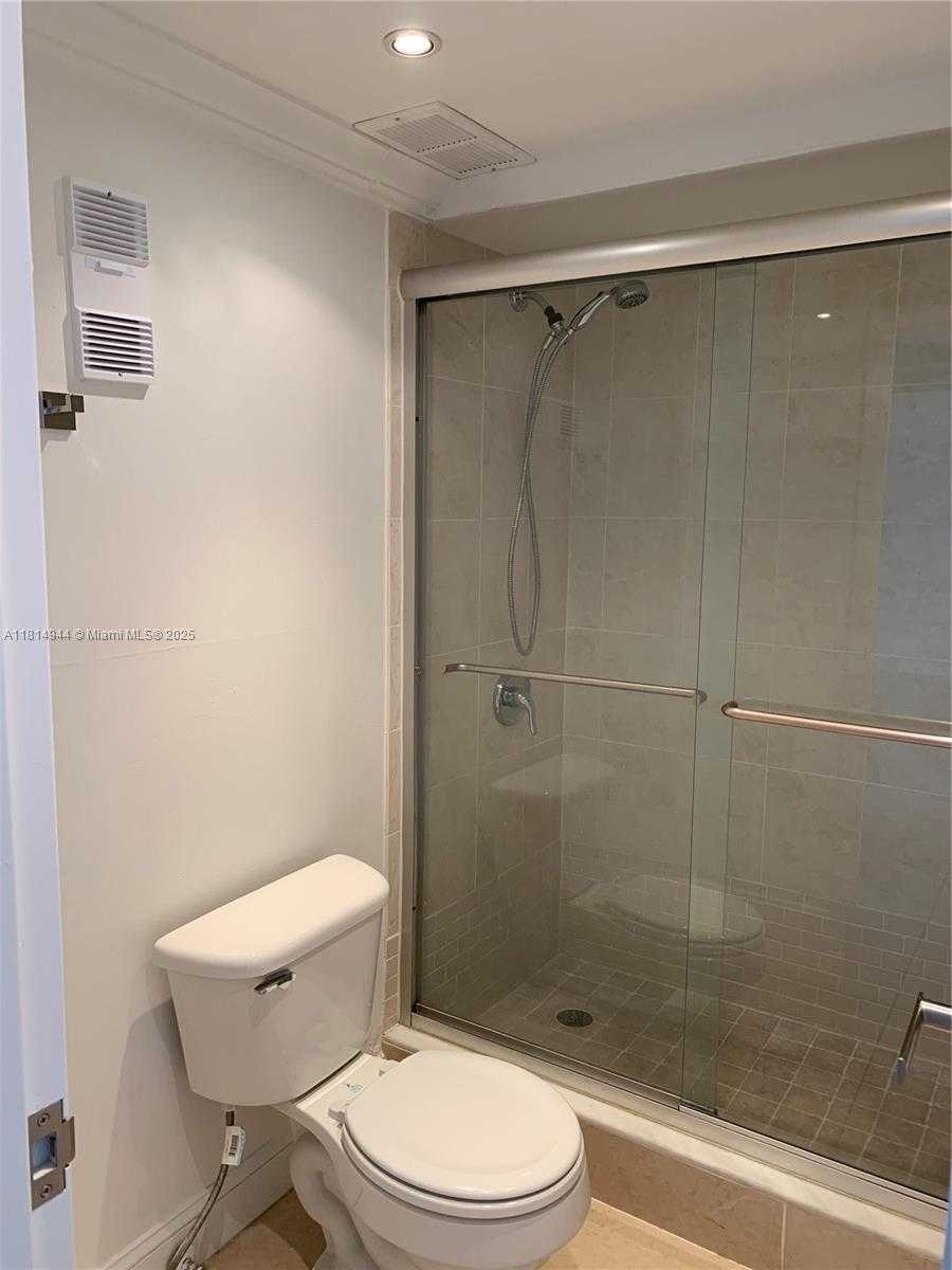 Small Image of 2333 BRICKELL AVE #615, Miami Number 6