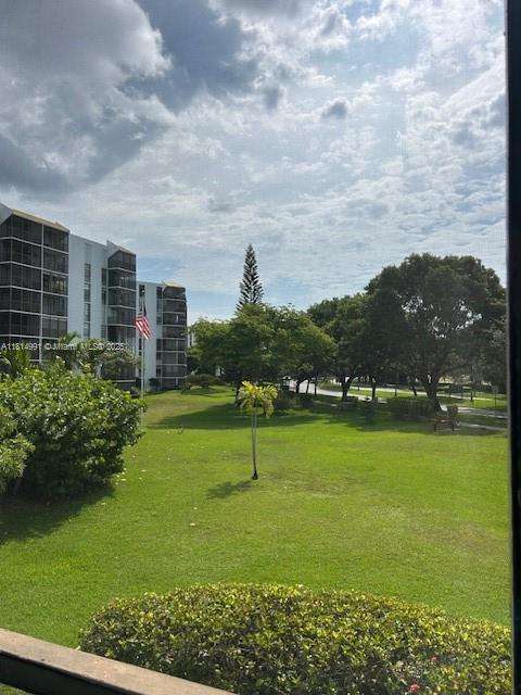 Small Image of 20400 SOUTH WEST COUNTRY CLUB DR #209, Aventura Number 2