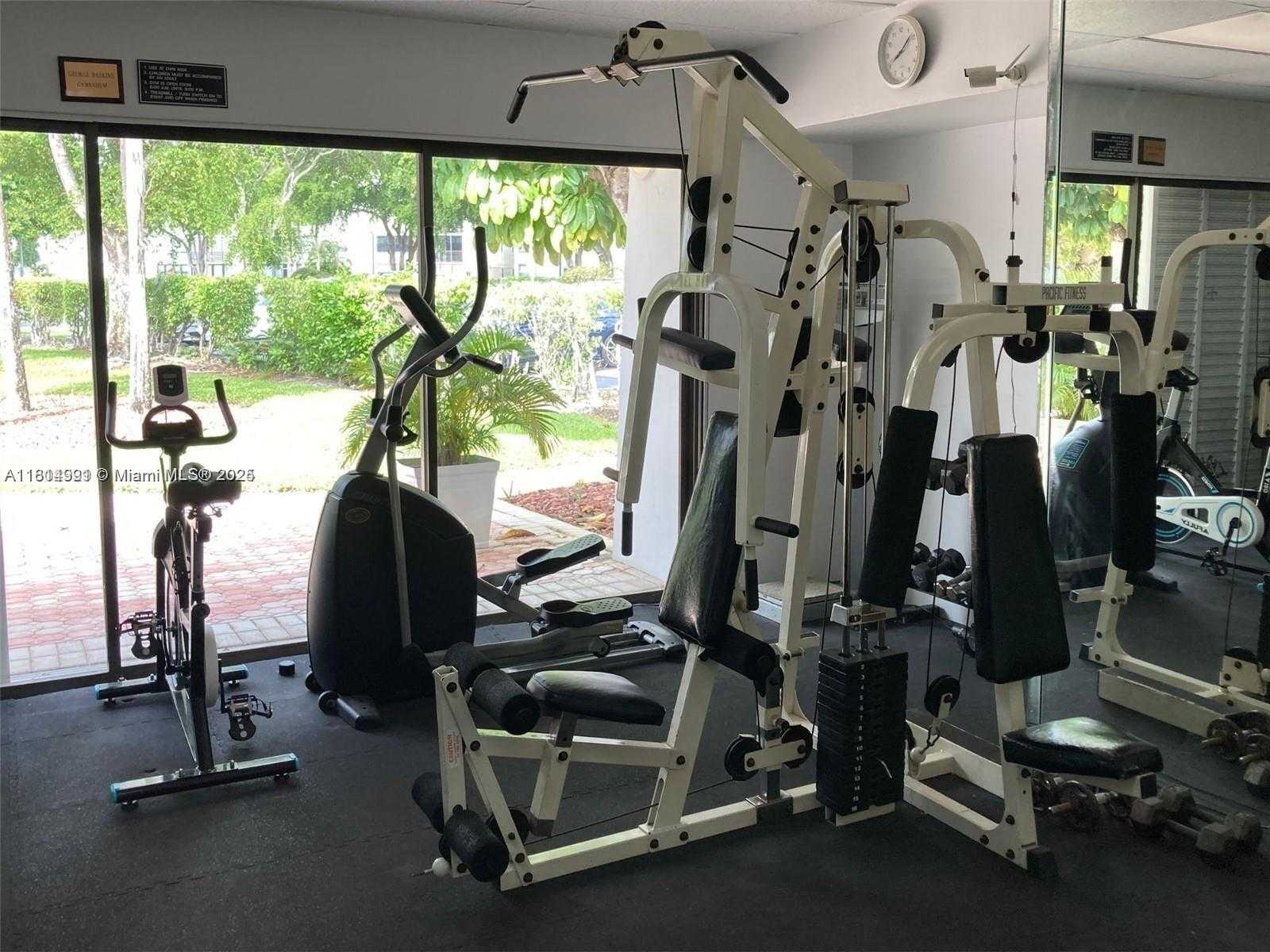 Small Image of 20400 SOUTH WEST COUNTRY CLUB DR #209, Aventura Number 25