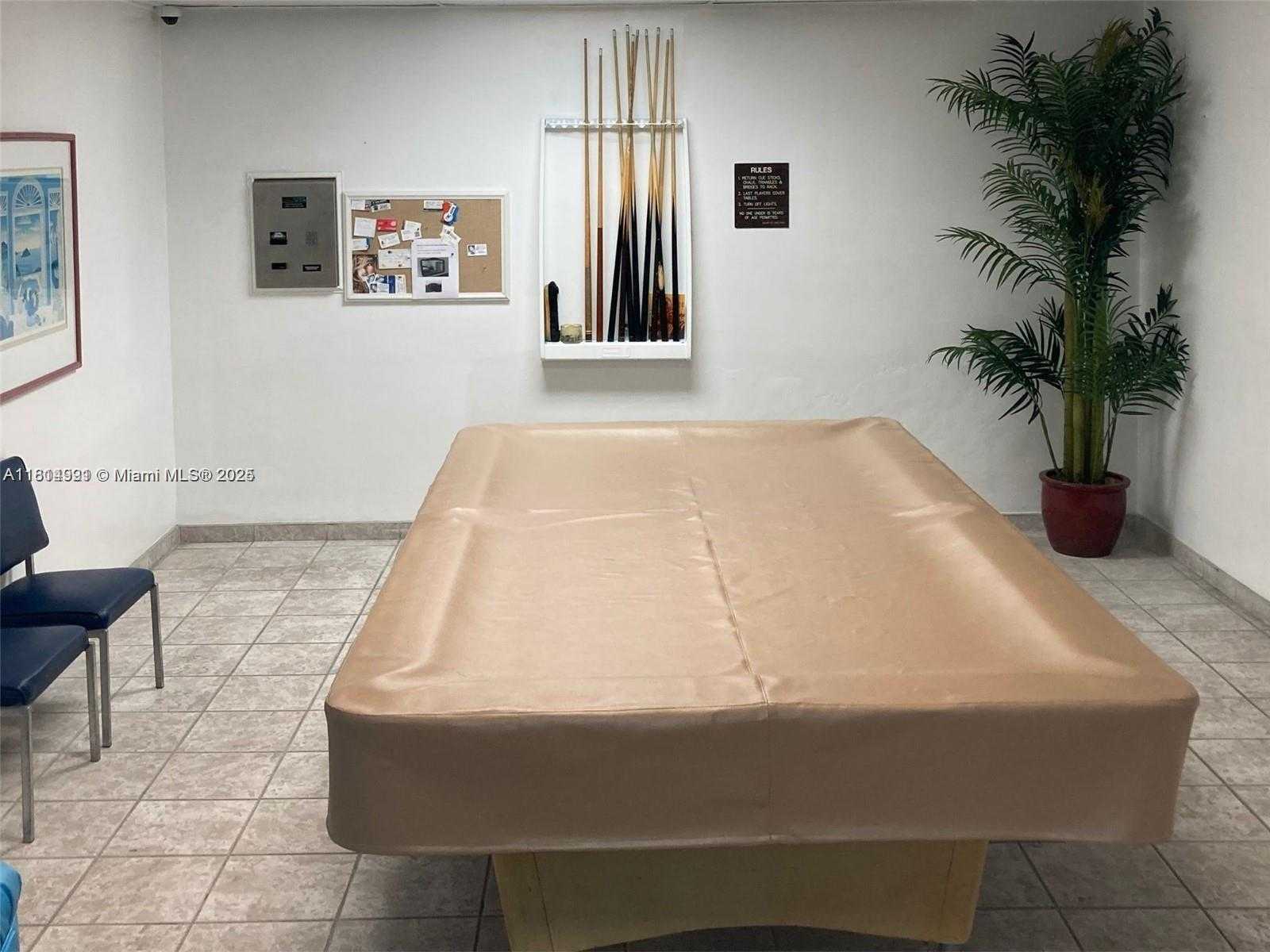 Small Image of 20400 SOUTH WEST COUNTRY CLUB DR #209, Aventura Number 26