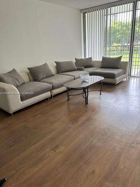 Small Image of 20400 SOUTH WEST COUNTRY CLUB DR #209, Aventura Number 4