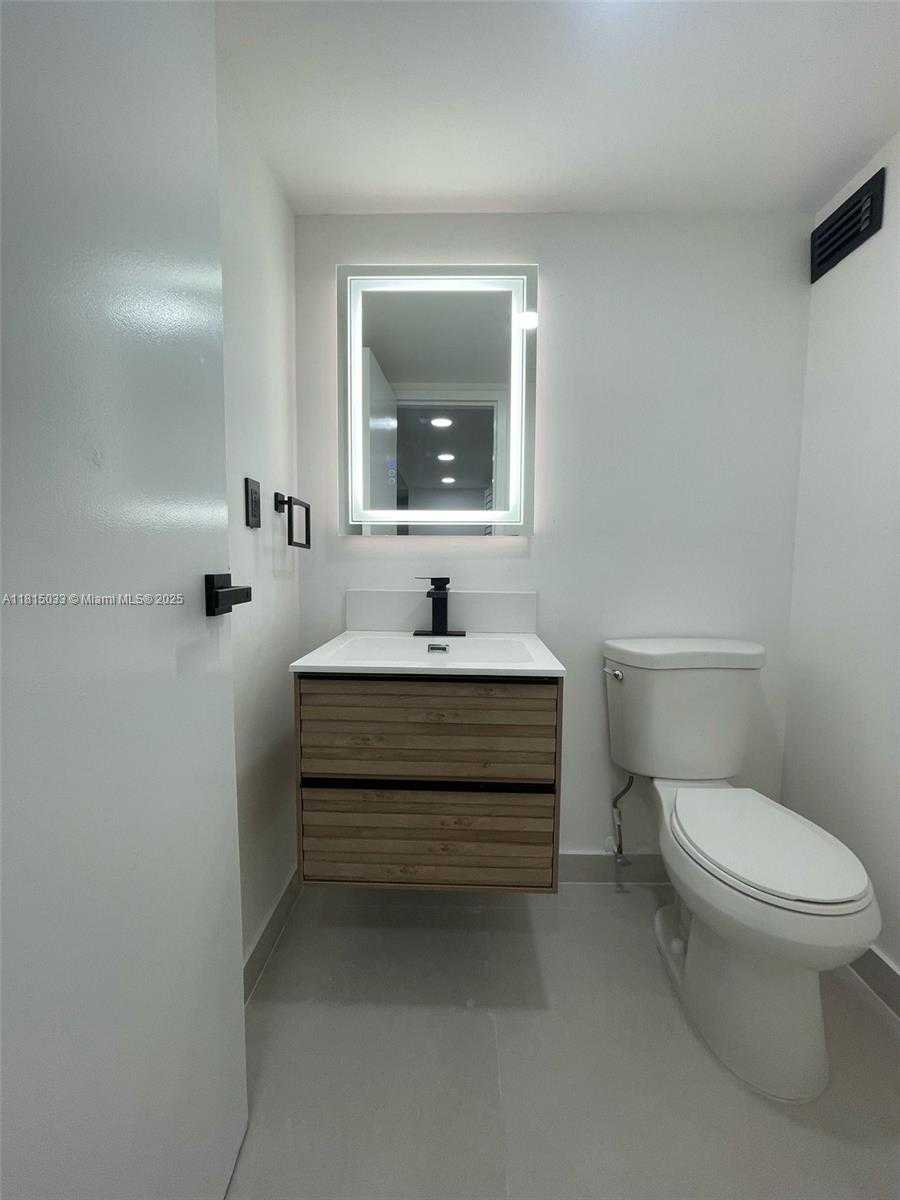 Small Image of 17011 NORTH BAY RD #307, Sunny Isles Beach Number 14