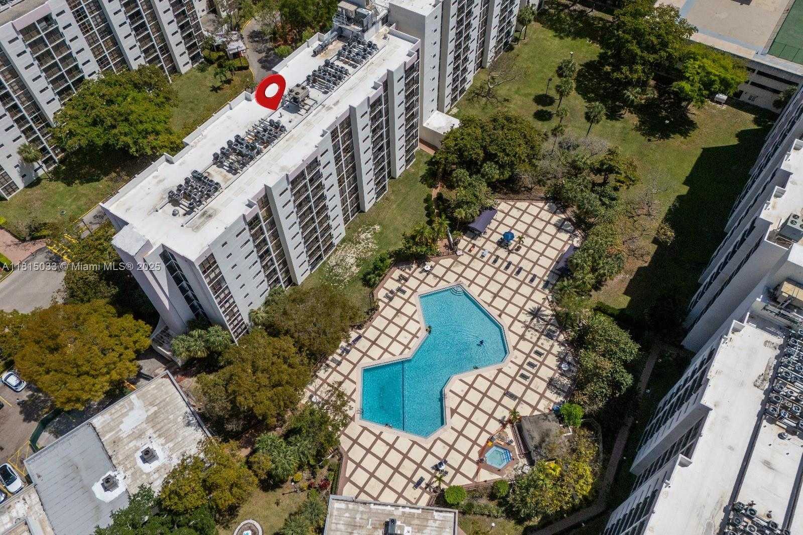 Small Image of 17011 NORTH BAY RD #307, Sunny Isles Beach Number 2