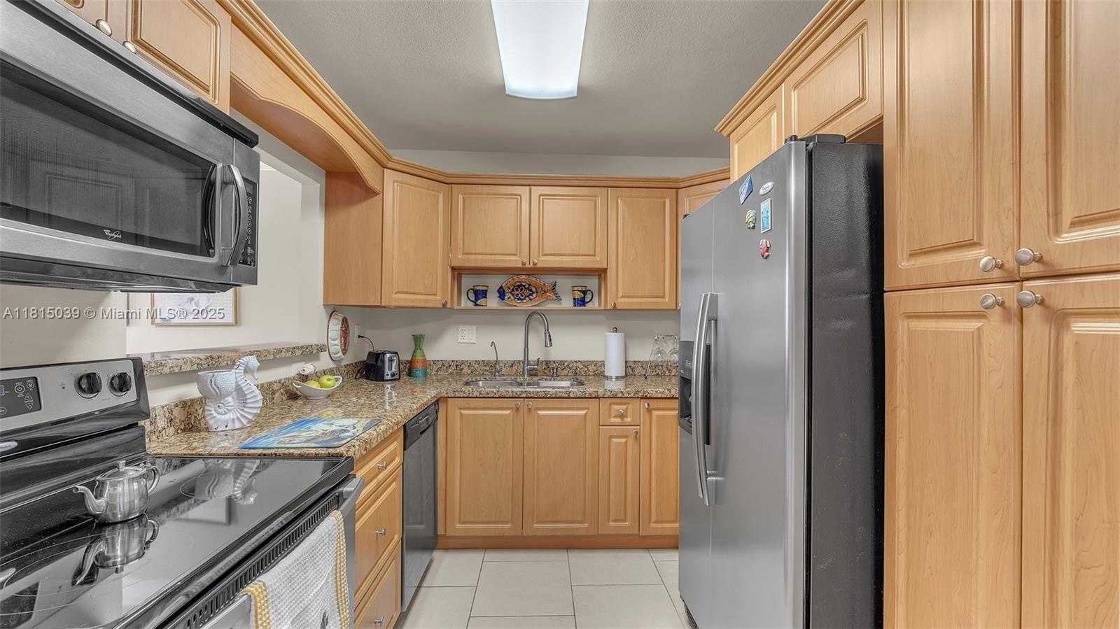 Small Image of 3180 SOUTH OCEAN DR #322, Hallandale Beach Number 11
