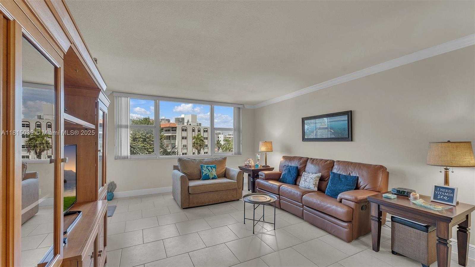 Small Image of 3180 SOUTH OCEAN DR #322, Hallandale Beach Number 13