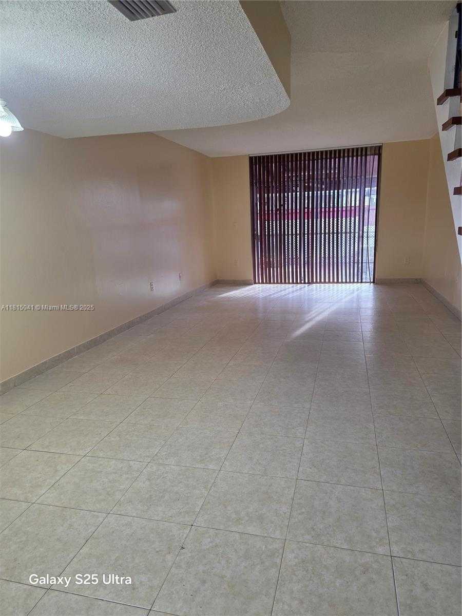 Small Image of 4102 WEST 10TH LN #28, Hialeah Number 3