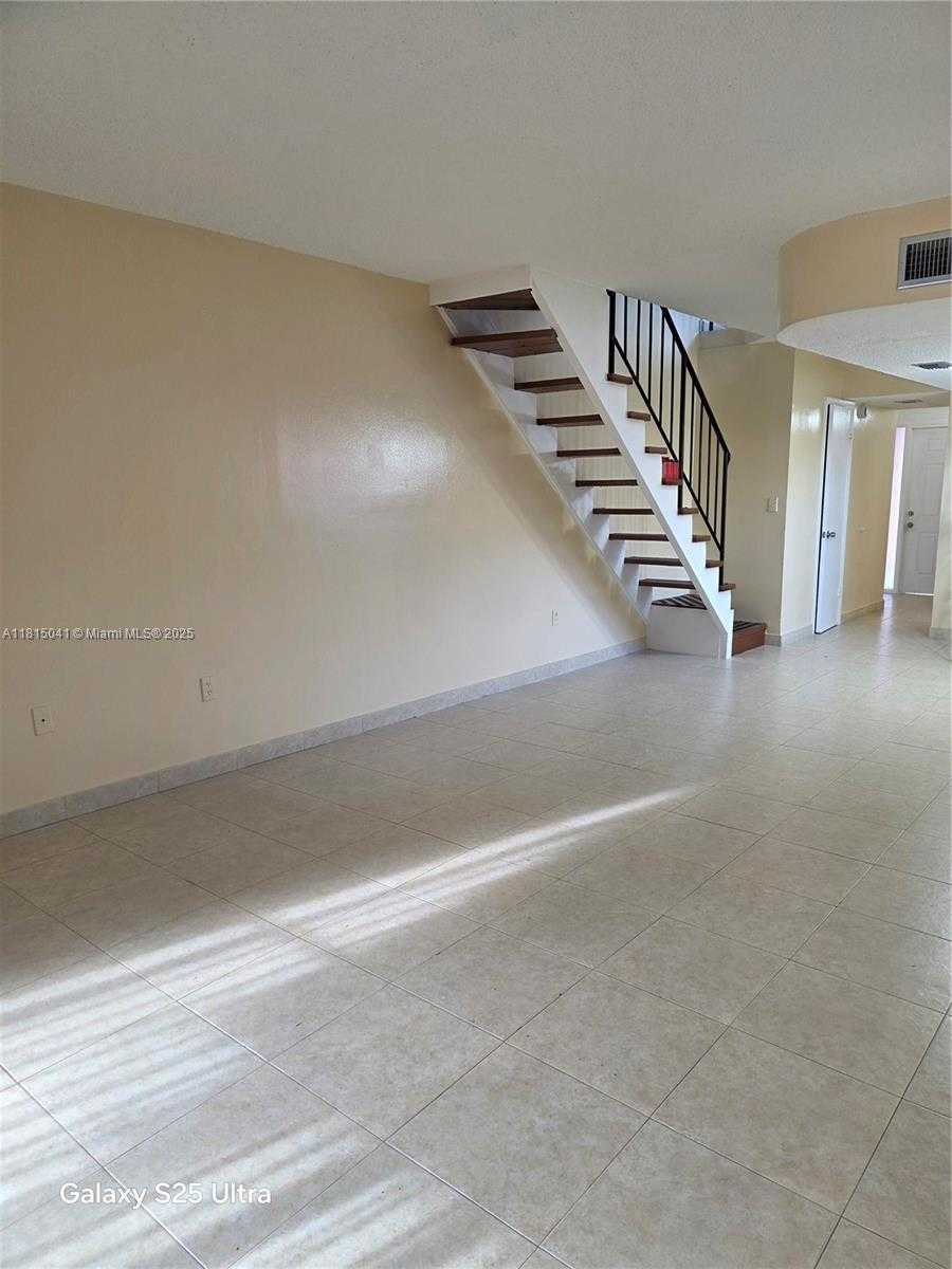 Small Image of 4102 WEST 10TH LN #28, Hialeah Number 5