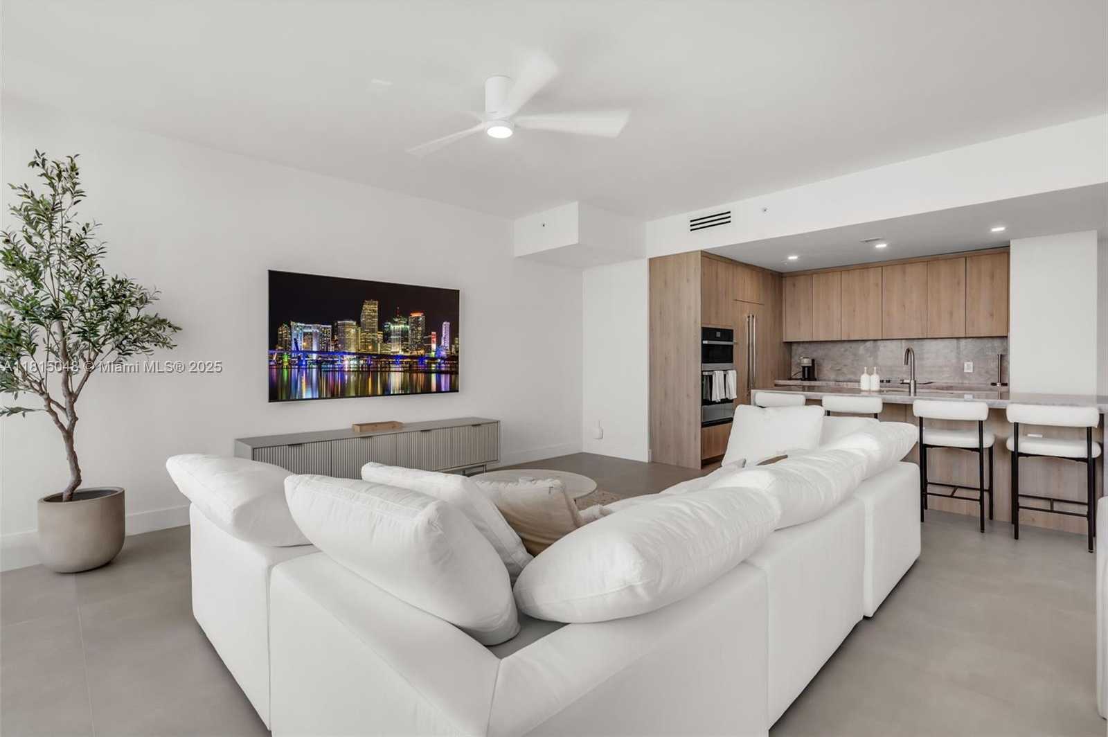 Small Image of 92 SOUTH WEST 3RD ST #5204, Miami Number 15