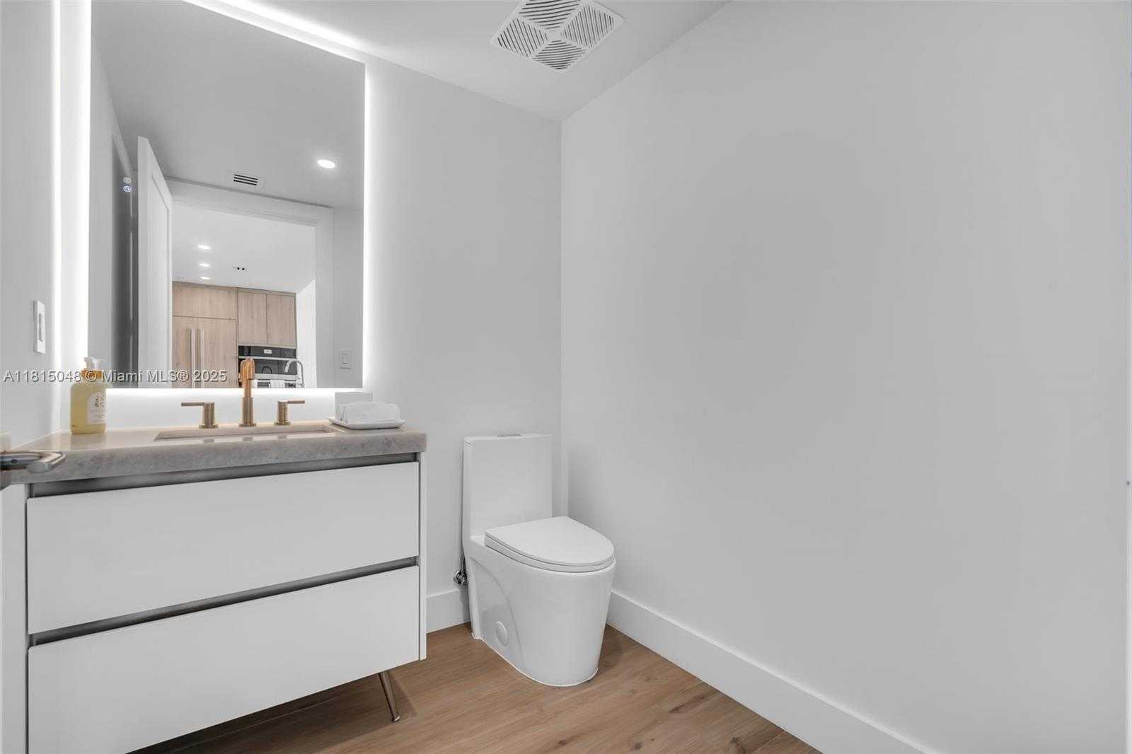 Small Image of 92 SOUTH WEST 3RD ST #5204, Miami Number 40
