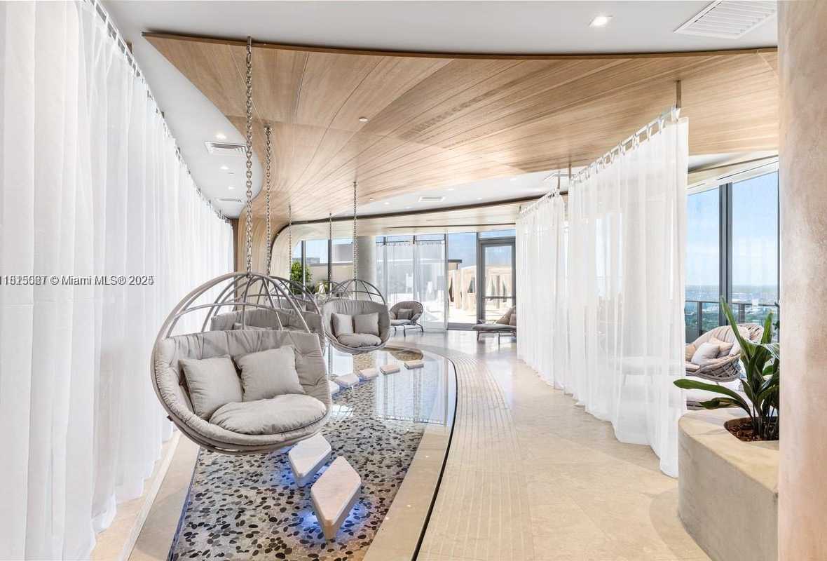 Small Image of 1000 BRICKELL PLZ #4504, Miami Number 19