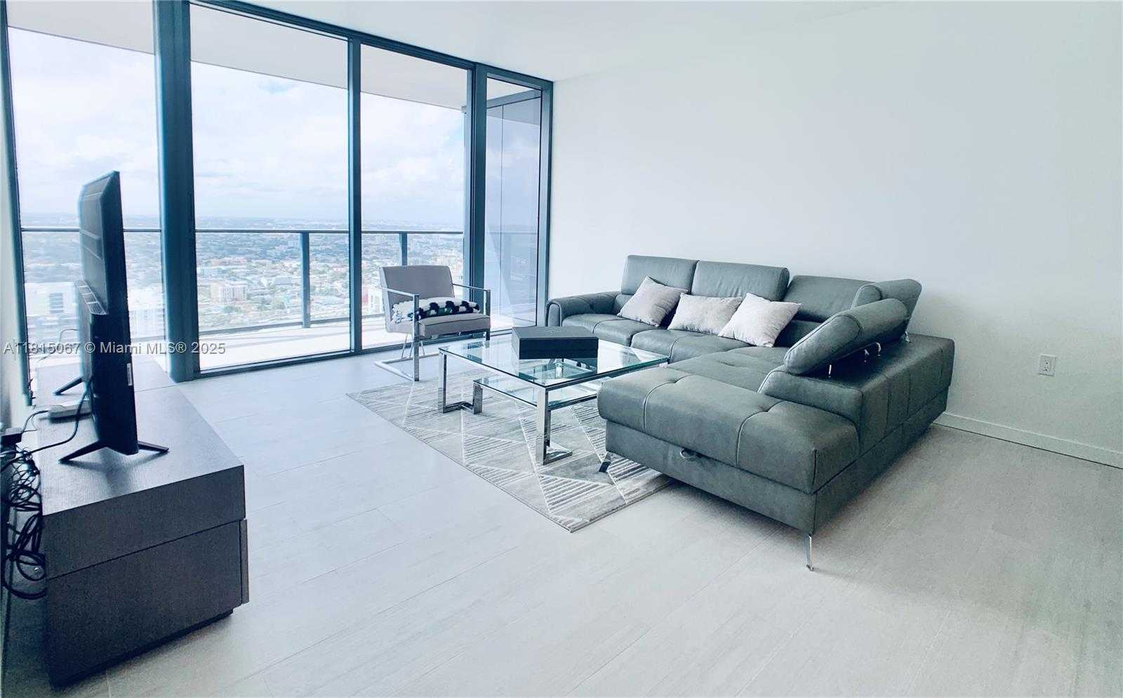 Small Image of 1000 BRICKELL PLZ #4504, Miami Number 3