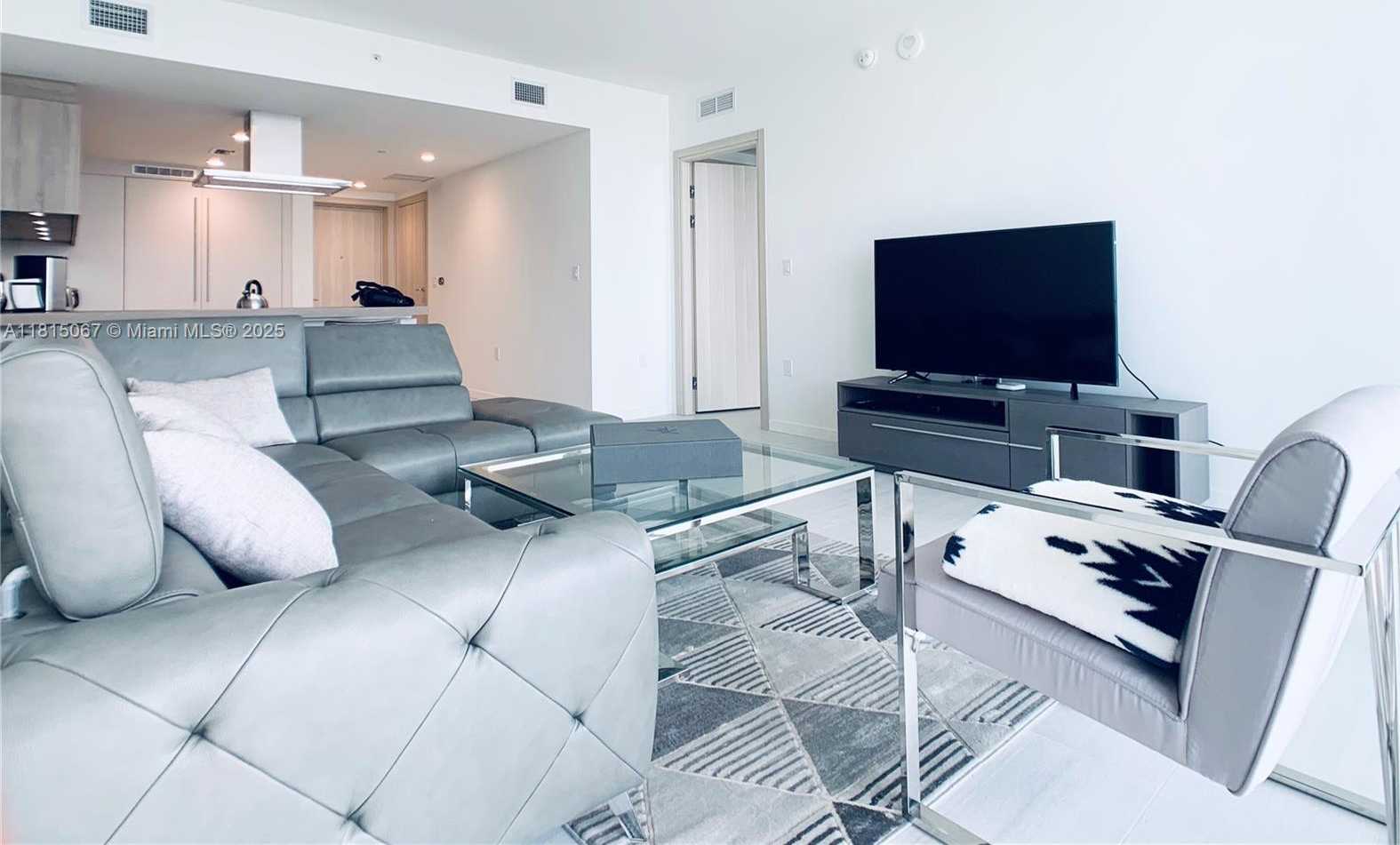 Small Image of 1000 BRICKELL PLZ #4504, Miami Number 7