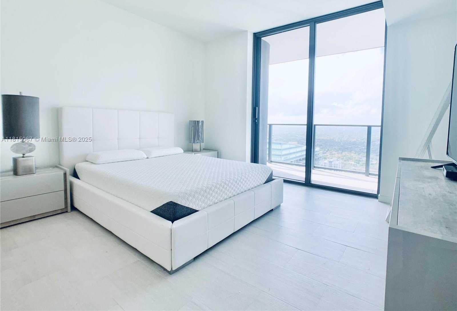 Small Image of 1000 BRICKELL PLZ #4504, Miami Number 9