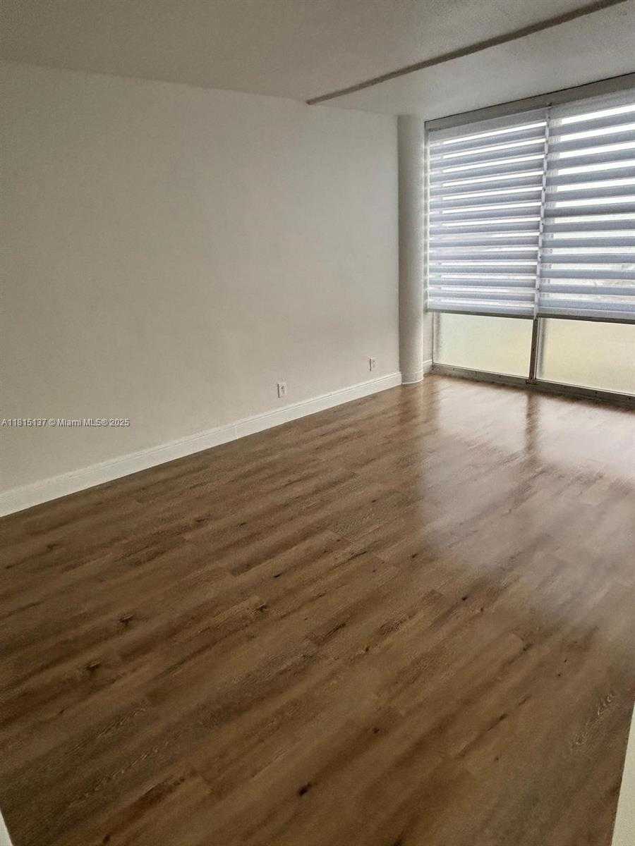 Small Image of 900 BAY DR #721, Miami Beach Number 10