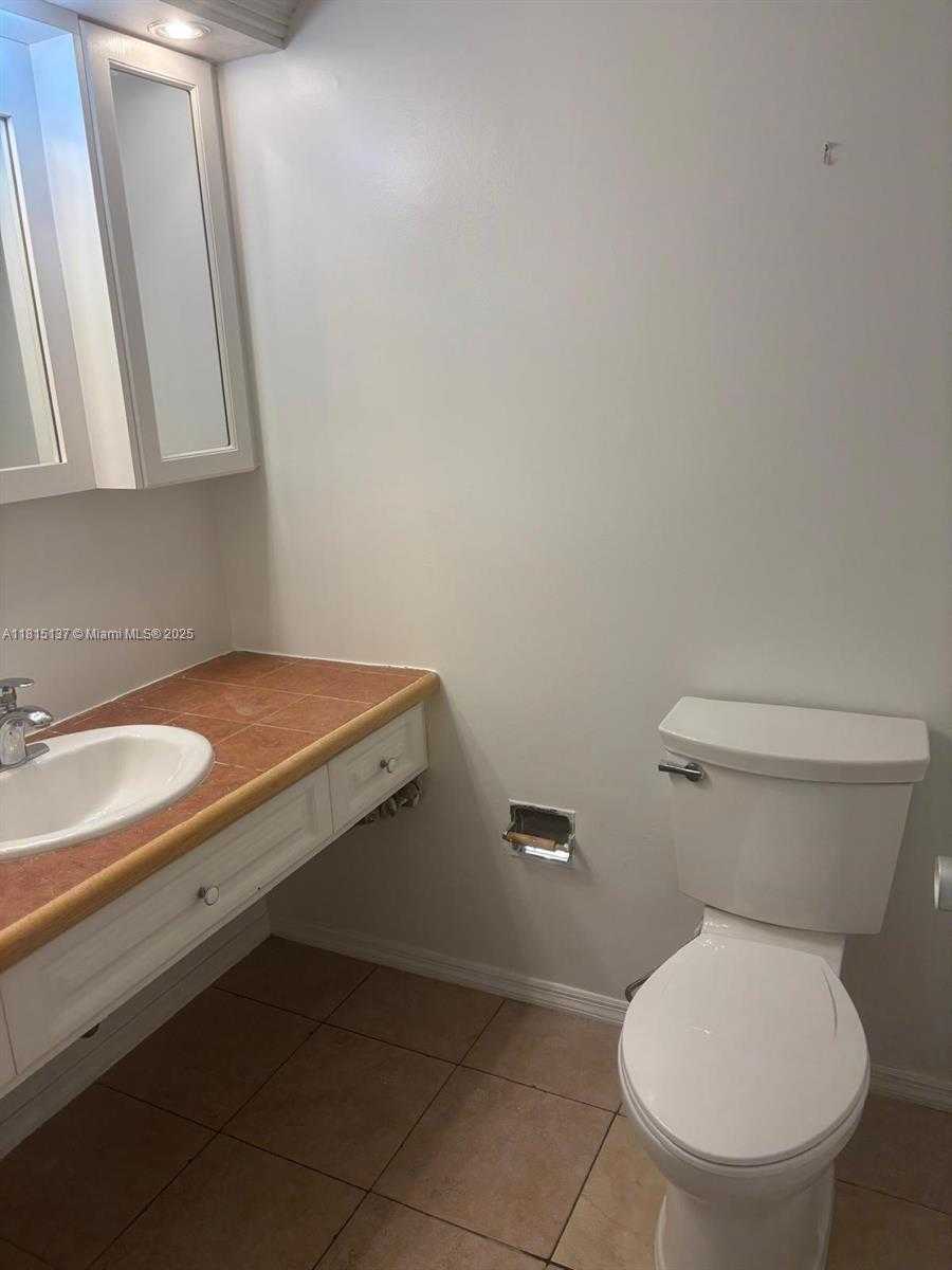 Small Image of 900 BAY DR #721, Miami Beach Number 16