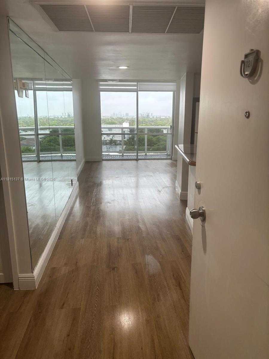 Small Image of 900 BAY DR #721, Miami Beach Number 17