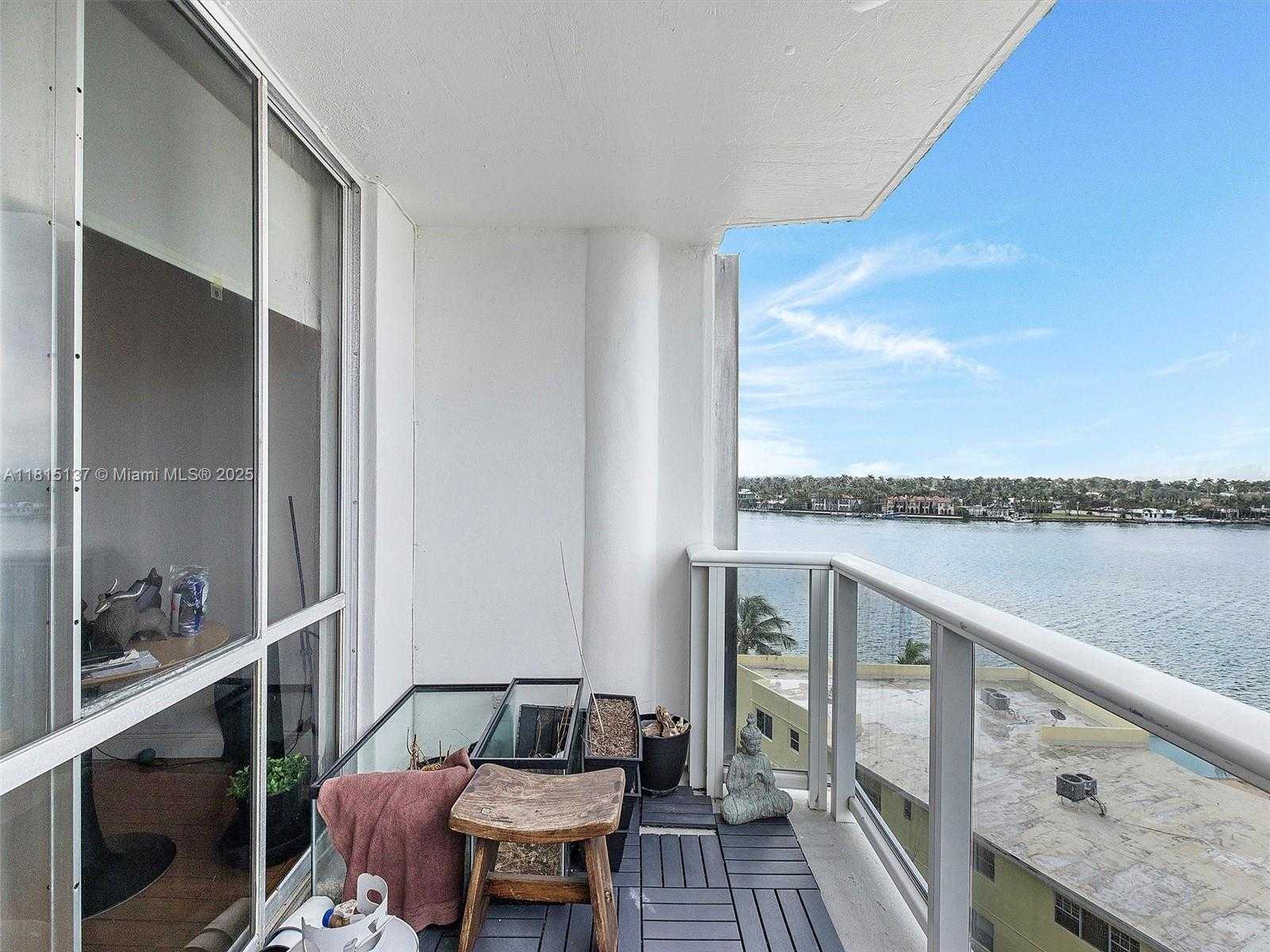 Small Image of 900 BAY DR #721, Miami Beach Number 3