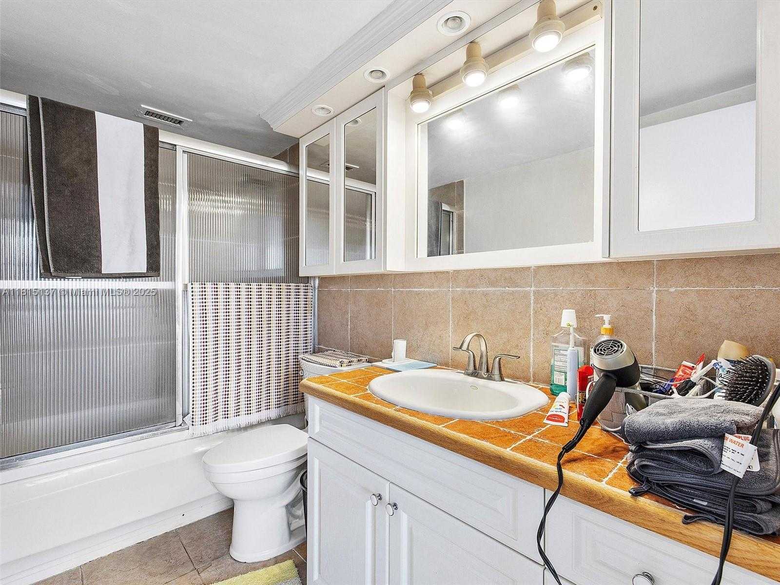 Small Image of 900 BAY DR #721, Miami Beach Number 5