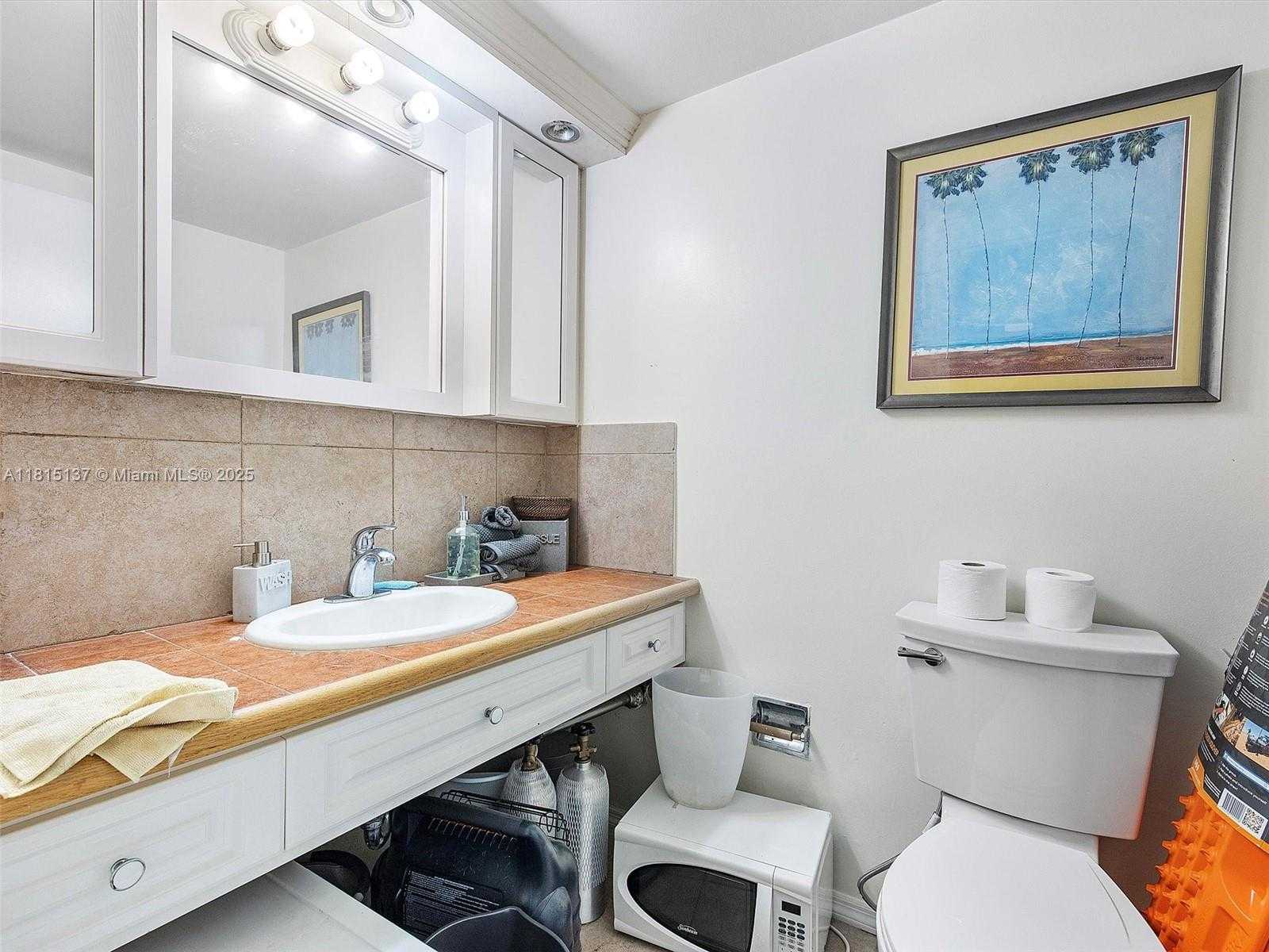 Small Image of 900 BAY DR #721, Miami Beach Number 6